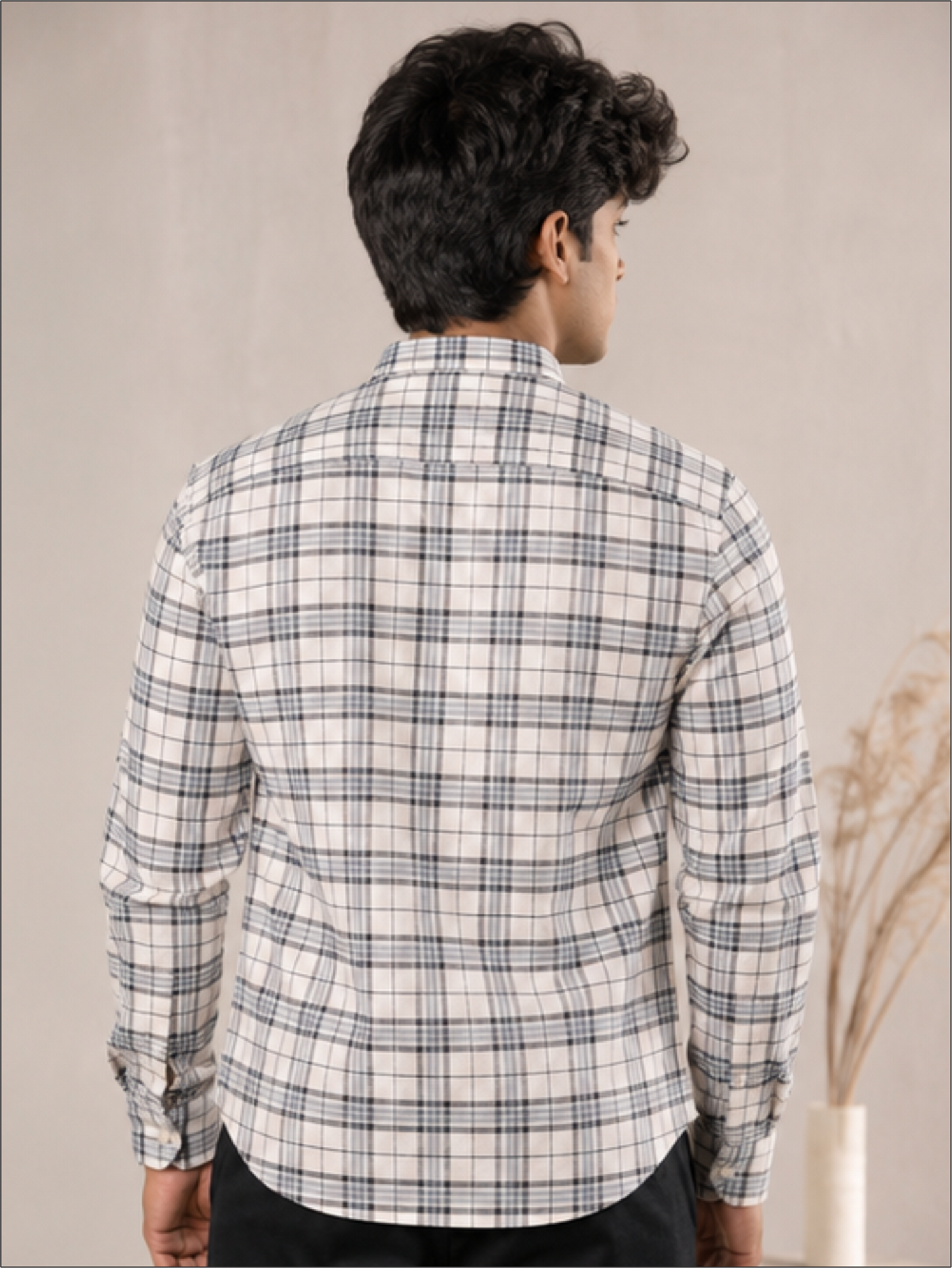 Men's Regular Fit Checkered Curved Collar Casual Shirt
