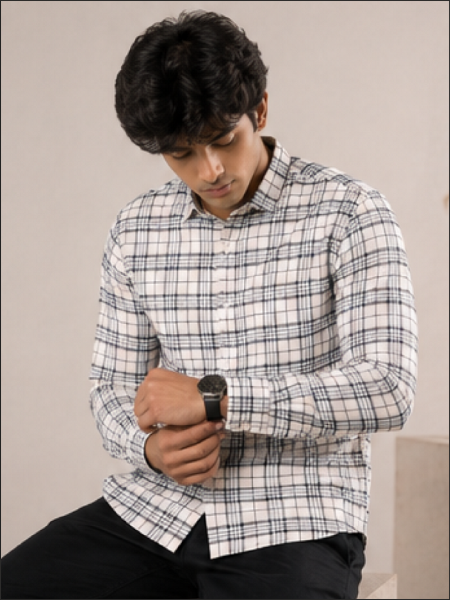 Men's Regular Fit Checkered Curved Collar Casual Shirt