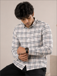 Men's Regular Fit Checkered Curved Collar Casual Shirt